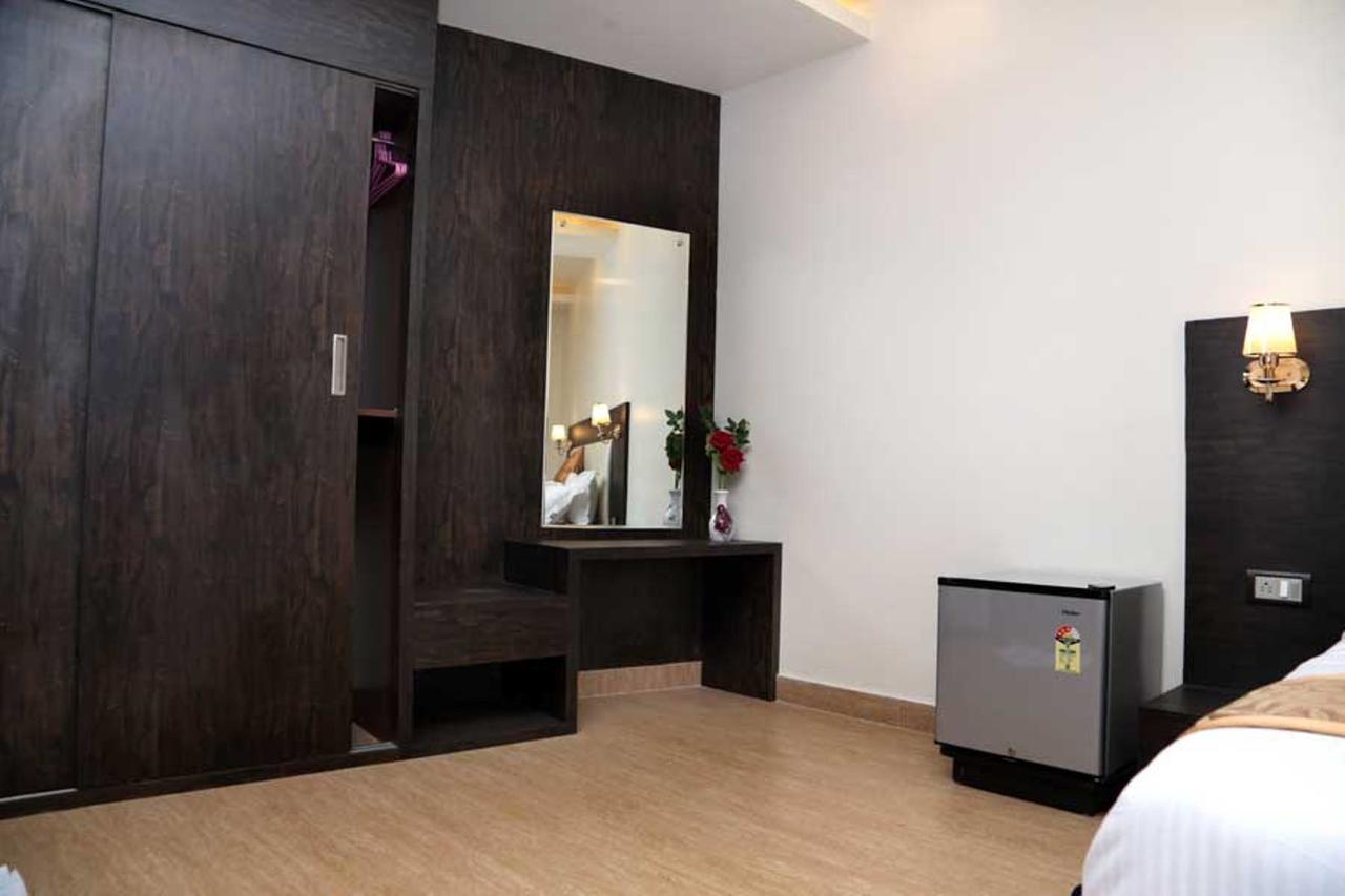 Hotel Vinayak Lifestyle Hotels Lucknow Luaran gambar