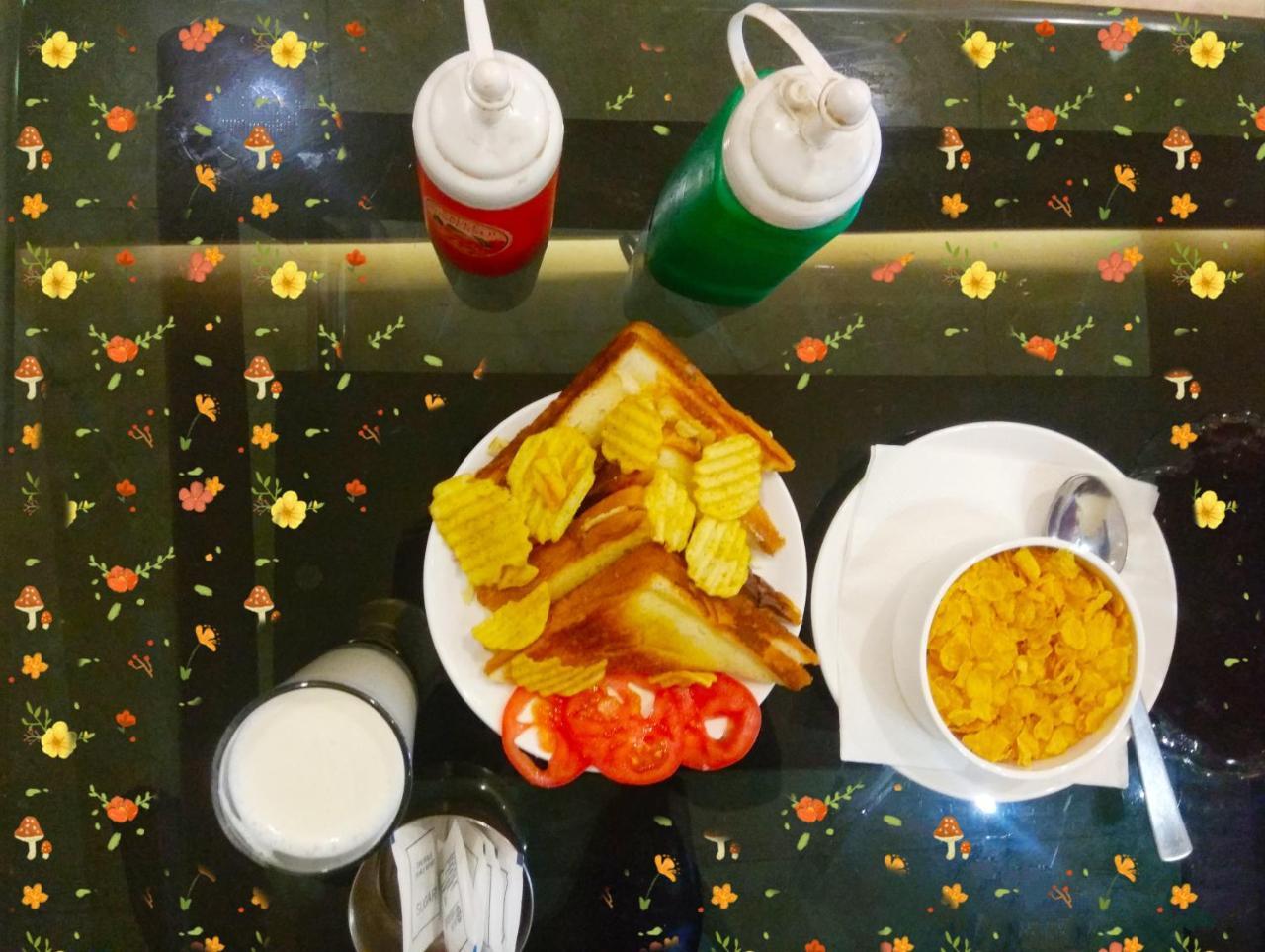 Hotel Vinayak Lifestyle Hotels Lucknow Luaran gambar